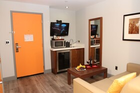 BLVD Hotel and Studios Universal-Hollywood Ascend Hotel Collection