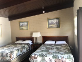 Sierra Lodge