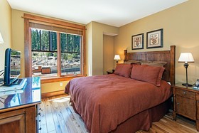 Iron Horse Lodge by East West Hospitality