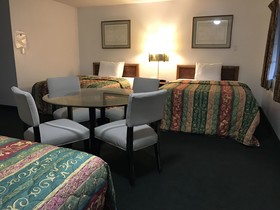 99 Palms Inn & Suites