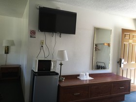 99 Palms Inn & Suites