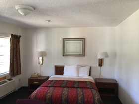 99 Palms Inn & Suites