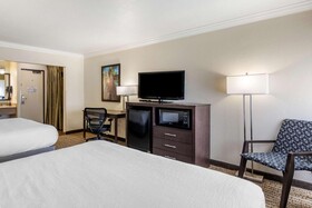 Best Western Town & Country Lodge