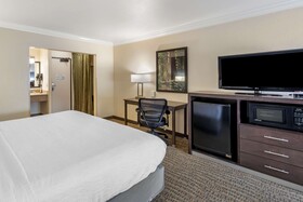 Best Western Town & Country Lodge