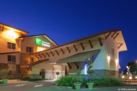 Holiday Inn Express & Suites Turlock - Highway 99