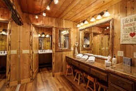 Arrowhead Pine Rose Cabins