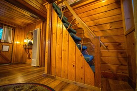 Arrowhead Pine Rose Cabins