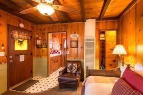 Arrowhead Pine Rose Cabins