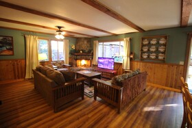 Arrowhead Pine Rose Cabins