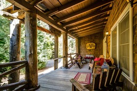 Arrowhead Pine Rose Cabins