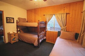 Arrowhead Pine Rose Cabins