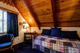 Arrowhead Pine Rose Cabins