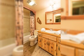 Arrowhead Pine Rose Cabins