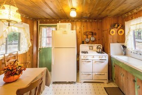 Arrowhead Pine Rose Cabins