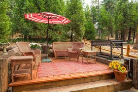 Arrowhead Pine Rose Cabins