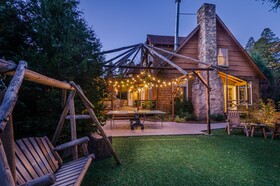 Arrowhead Pine Rose Cabins