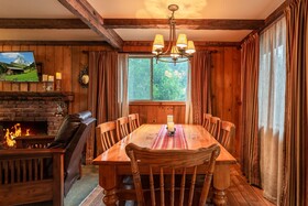 Arrowhead Pine Rose Cabins