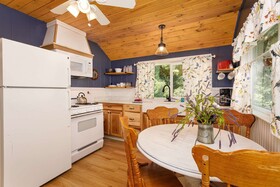 Arrowhead Pine Rose Cabins