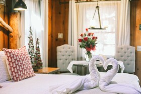 Arrowhead Pine Rose Cabins