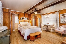 Arrowhead Pine Rose Cabins