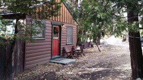 Arrowhead Pine Rose Cabins