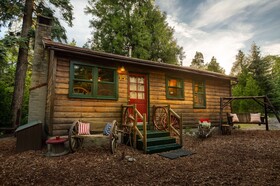Arrowhead Pine Rose Cabins