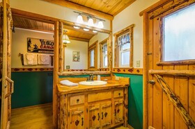 Arrowhead Pine Rose Cabins