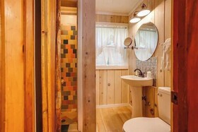 Arrowhead Pine Rose Cabins