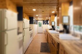 Arrowhead Pine Rose Cabins