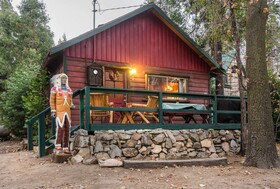 Arrowhead Pine Rose Cabins