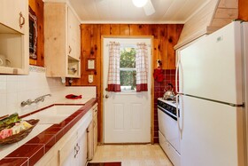 Arrowhead Pine Rose Cabins