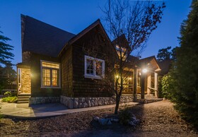 Arrowhead Pine Rose Cabins