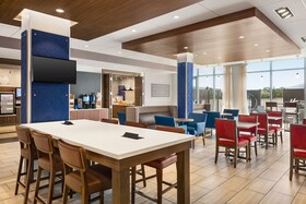 Holiday Inn Express & Suites Ukiah