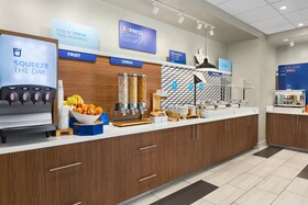 Holiday Inn Express & Suites Ukiah