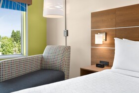 Holiday Inn Express & Suites Ukiah