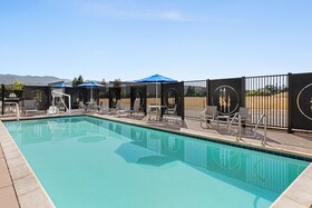 Holiday Inn Express & Suites Ukiah