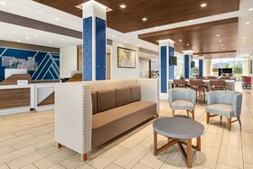 Holiday Inn Express & Suites Ukiah