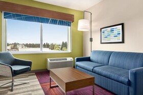 Holiday Inn Express & Suites Ukiah