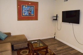 Fully Furnished Apartments near Hollywood