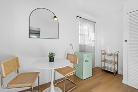 Aliza Hotel