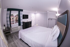 Travelodge Inn & Suites by Wyndham West Covina