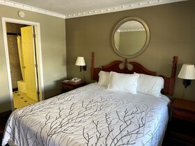 Western Village Inn
