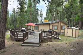 Rosenberg's Creekside Cabin