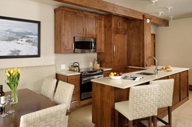 Aspen Square Hotel