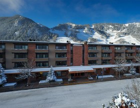 Aspen Square Hotel