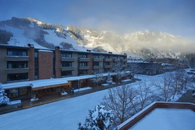 Aspen Square Hotel
