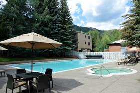 Chateau Roaring Fork
