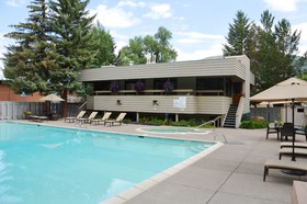Chateau Roaring Fork