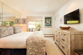 Durant by Frias Properties Hotel