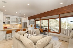 Durant by Frias Properties Hotel